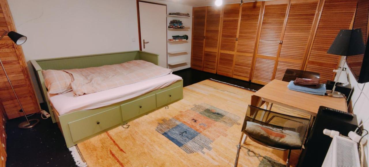 Spacious & Comfortable Guestrooms W Private Bathrooms Near Koelnmesse & Lanxess Arena, Free Parking, Highspeed Wifi Gasthof *