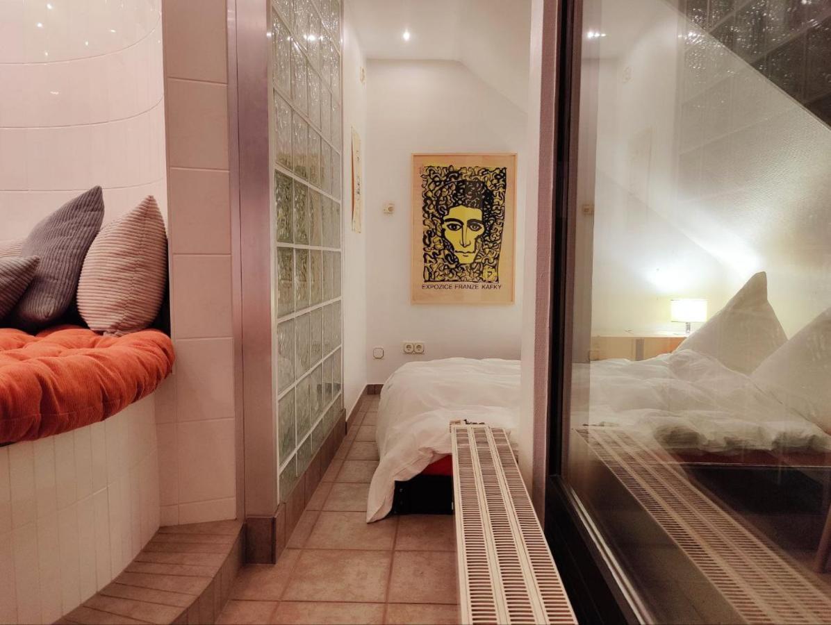 Spacious & Comfortable Guestrooms W Private Bathrooms Near Koelnmesse & Lanxess Arena, Free Parking, Highspeed Wifi Köln