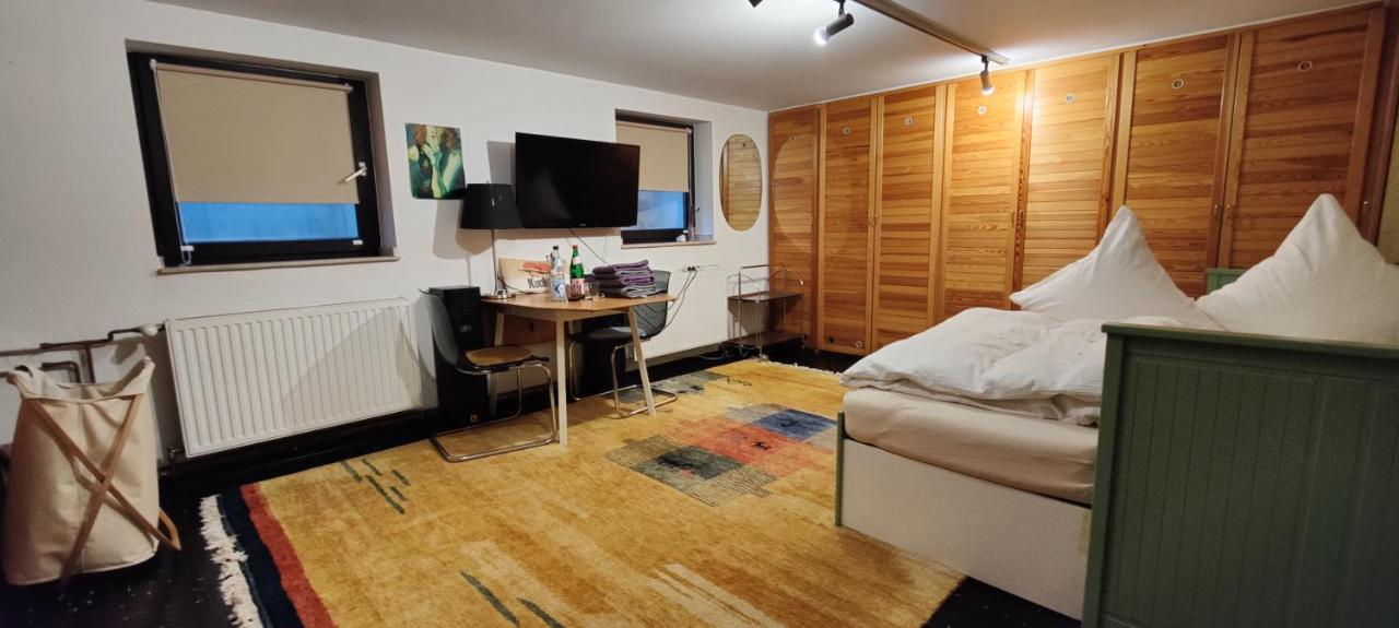 Spacious & Comfortable Guestrooms W Private Bathrooms Near Koelnmesse & Lanxess Arena, Free Parking, Highspeed Wifi Gasthof